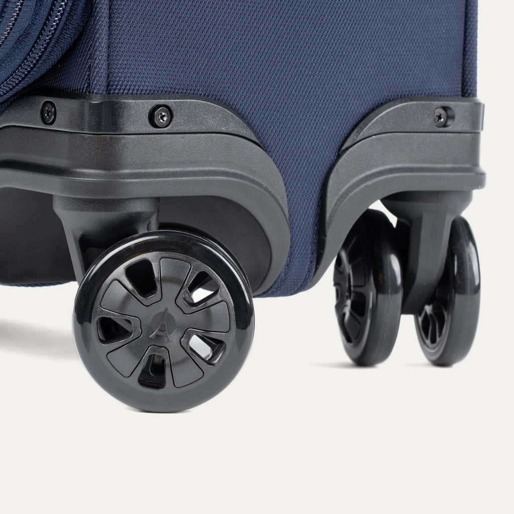 Crew™ Classic Compact Carry-On / Medium Check-In Set