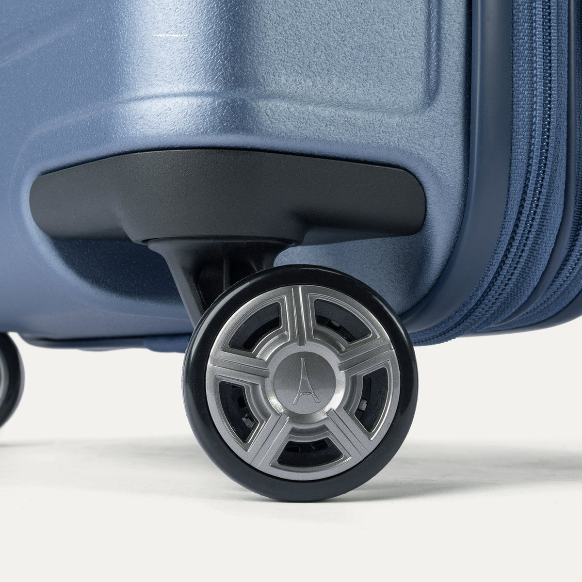 Platinum® Elite Carry-On Hardside Spinner