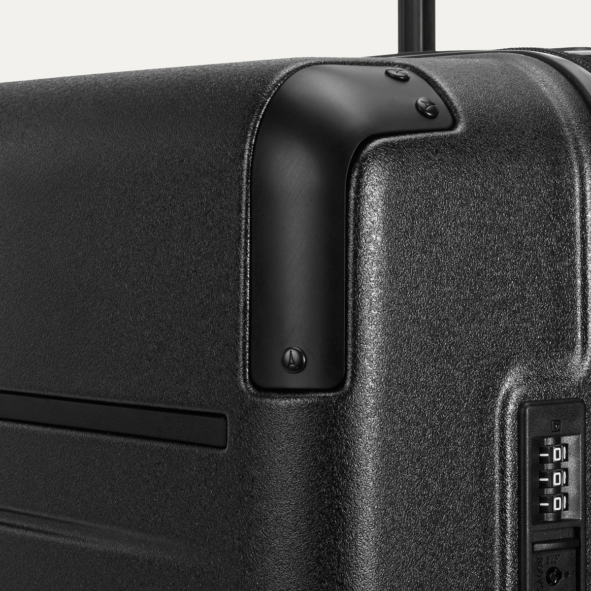 Platinum® Elite Large Check-In Hardside Spinner