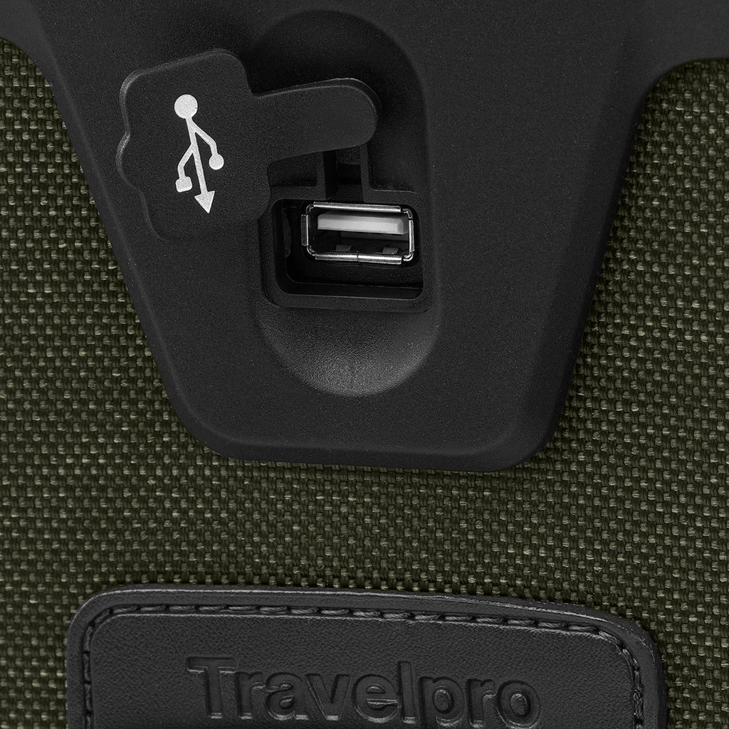 Platinum® Elite Carry-On Rollaboard®