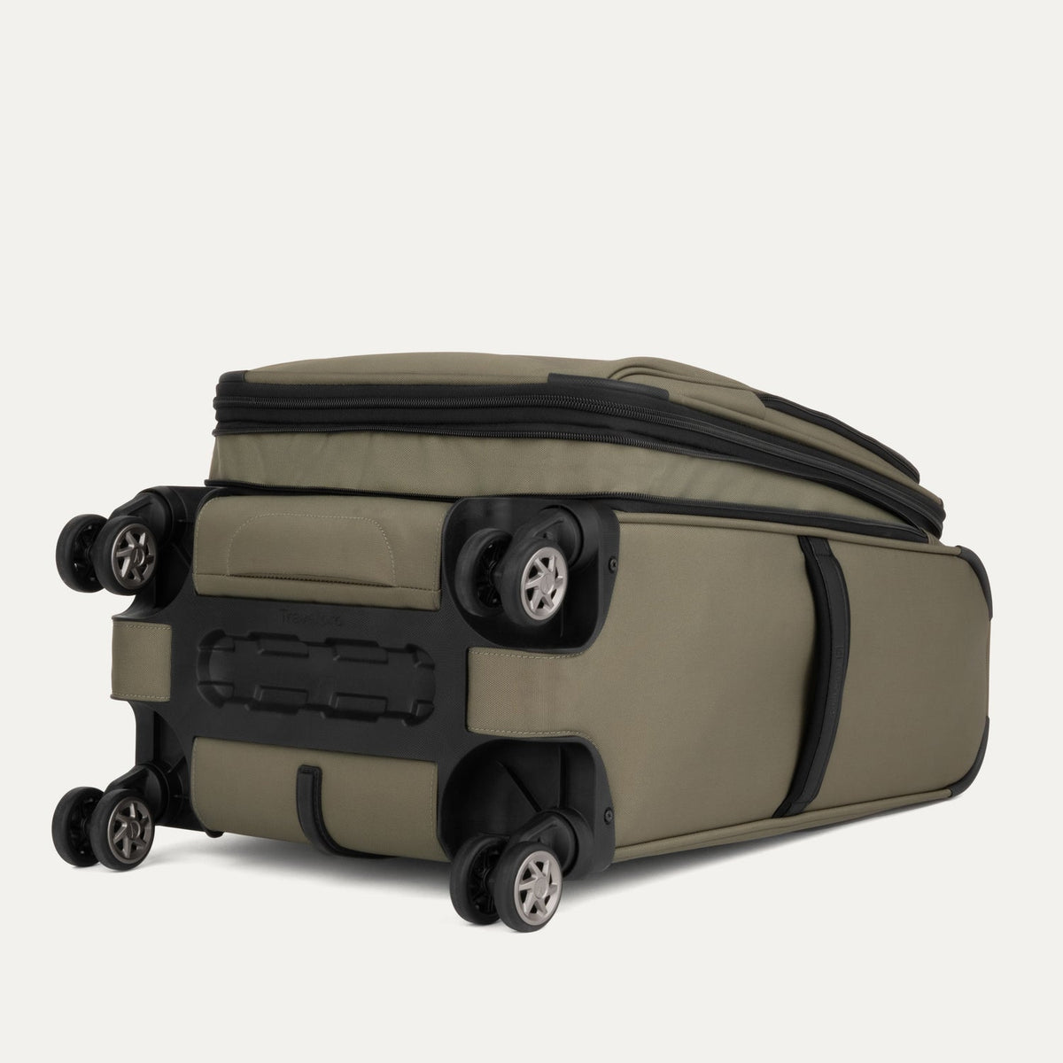 Roundtrip® Carry-on Spinner