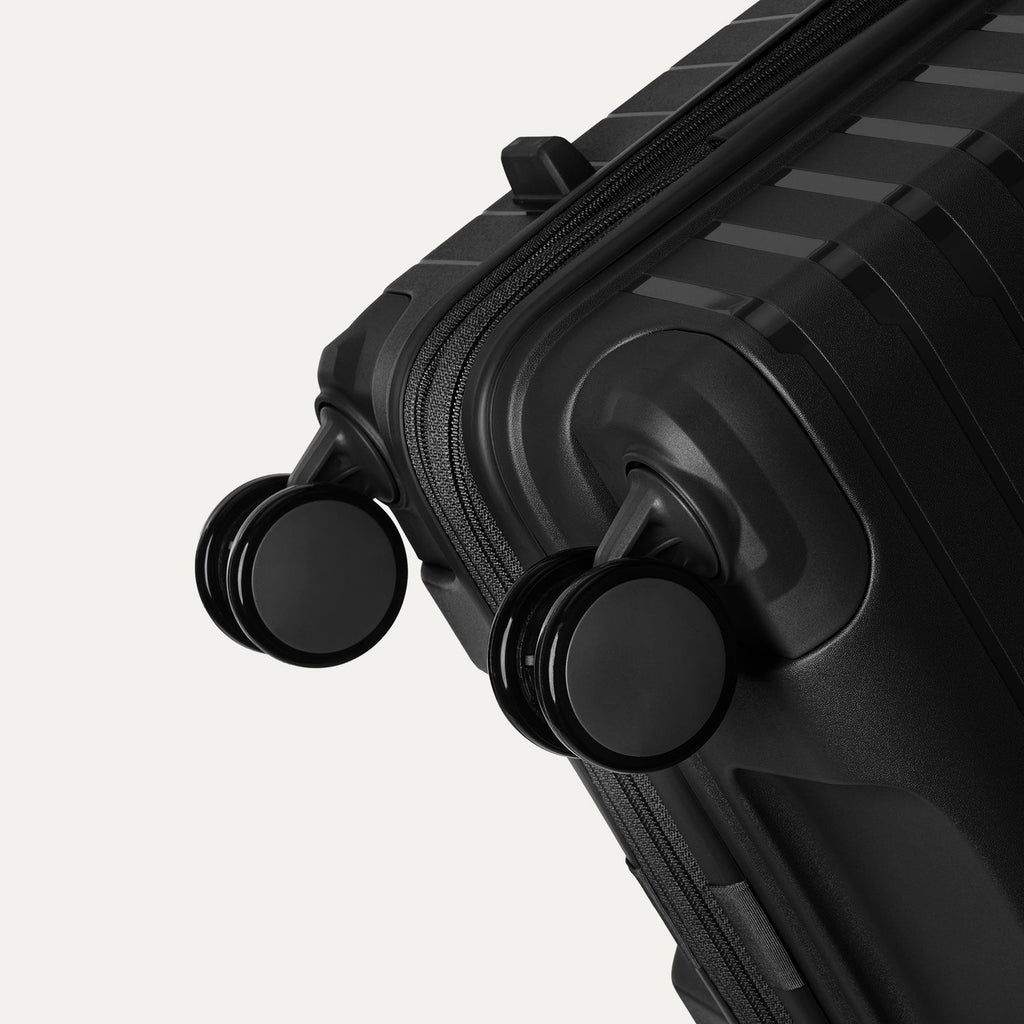 Optima® Expandable Large Check-in Spinner