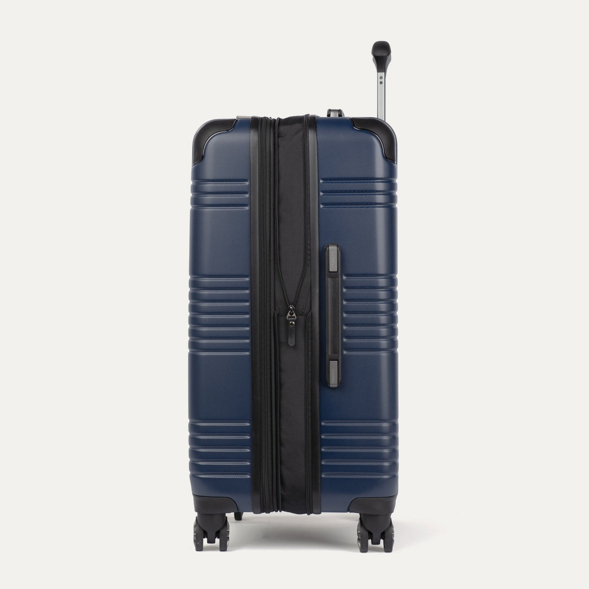 Roundtrip® Medium Check-in Expandable Spinner