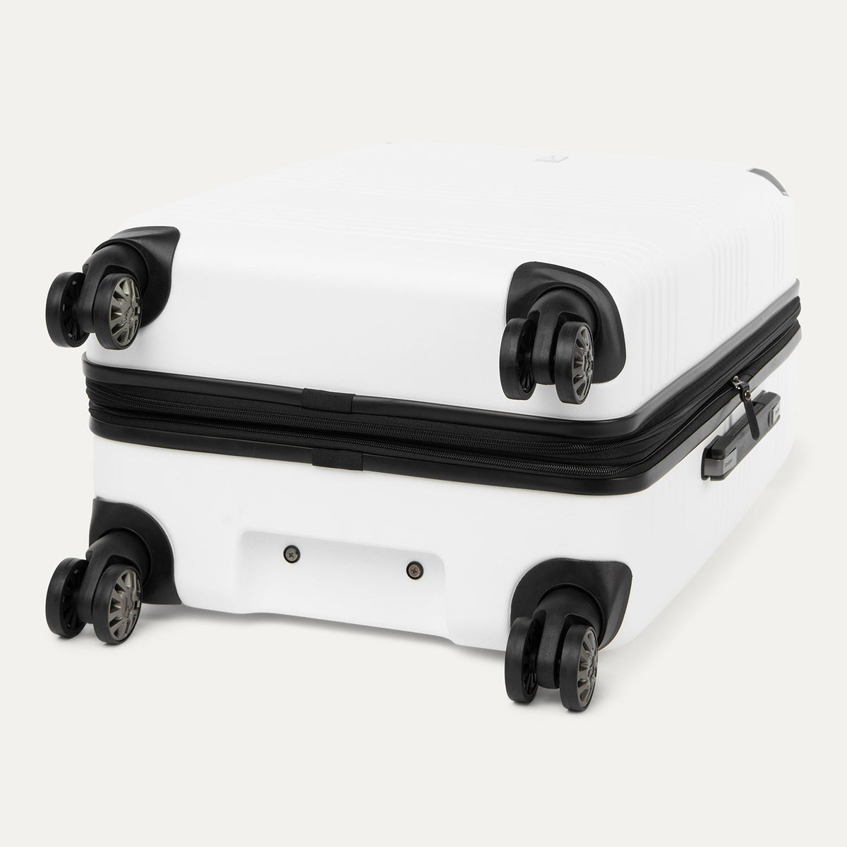 Roundtrip® Medium Check-in Expandable Spinner